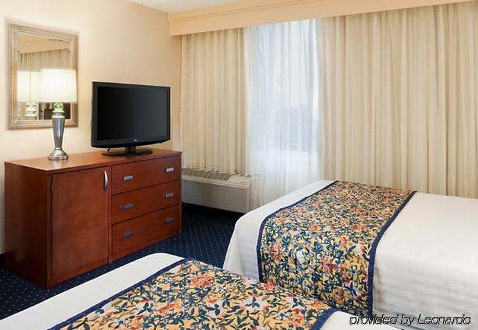 Courtyard Atlanta Northlake Tucker Habitación foto